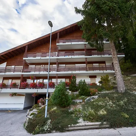 Tsaumiau, 3br, Perfect View, Skilift 170m! Daire *
